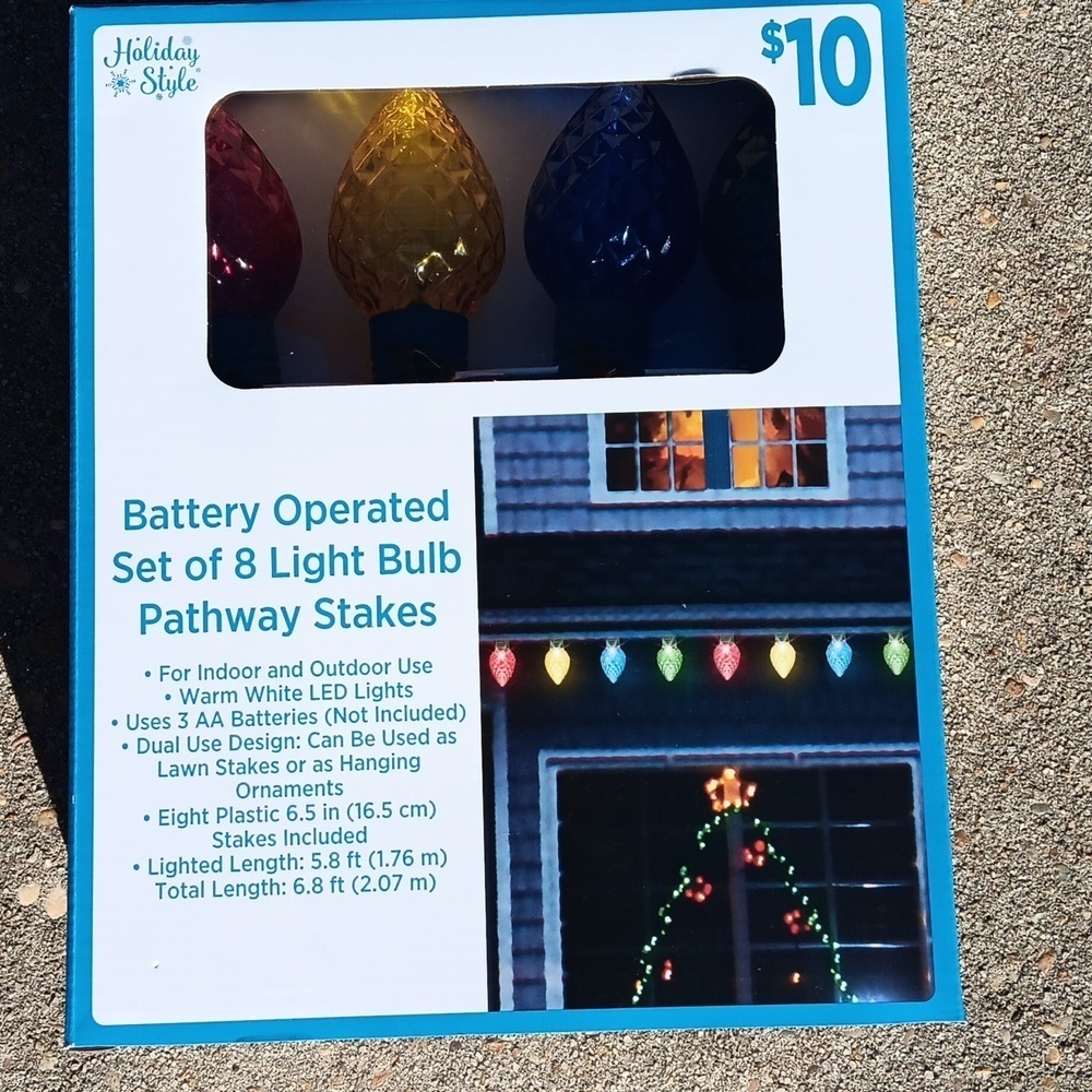 Battery Operated Set of 8 Light Bulb Pathway Stakes - Picture 2 of 2